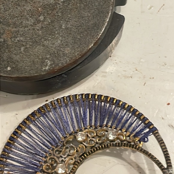 3” Art Deco threaded filigree scoop dangle earrings on French wire w/crystals - Picture 10 of 12